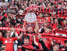 IM体育官网-包含热血澎湃！欧预赛球员们敢拼则有胜利的词条