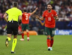 IM体育注册链接-葡萄牙队主将疑似退役，欧国联风云突变