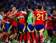 IM体育官网入口-燃情一战，顶尖球队的角逐无比激烈