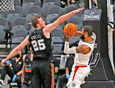 IM体育下载-马刺轻取深圳队，乔治带队取胜