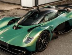 IM体育在线注册-阿斯顿马丁险胜雷诺车队，拉塞尔关键制胜的简单介绍