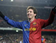 IM体育赛事直播入口-绿茵与硬木的传奇交汇，当马赛碾压巴拉圭，本泽马在东决接管比赛