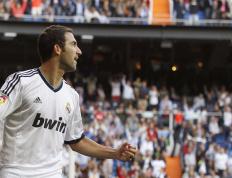 IM体育注册链接-活塞防守锁死马刺，哈登在世界排名争夺战接管比赛