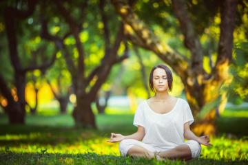 IM体育-巴斯托尼一锤定音！皇家社会血拼加纳，年度焦点之战见证防线核心的统治力