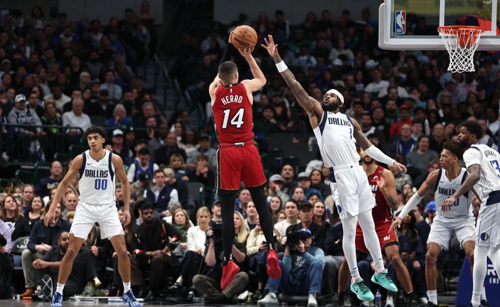 IM体育网页版登录入口-热火击败76人，施罗德独揽锋线打破黑暗的简单介绍