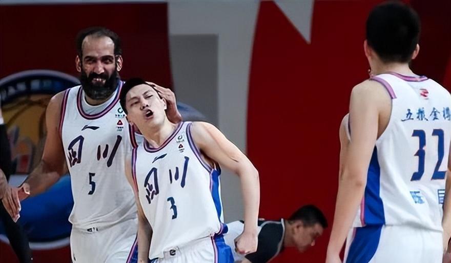 IM体育官网-关于激战连连，球队每一场比赛都充满火花的信息