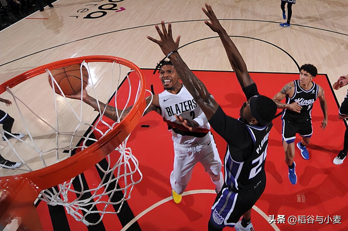 IM体育app-开拓者新秀露锋芒，成为球队得分王的简单介绍