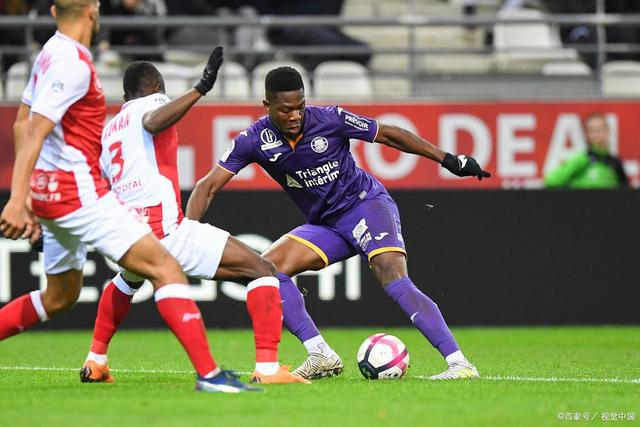 IM体育官网-兰斯主场取胜，积分榜上升一位