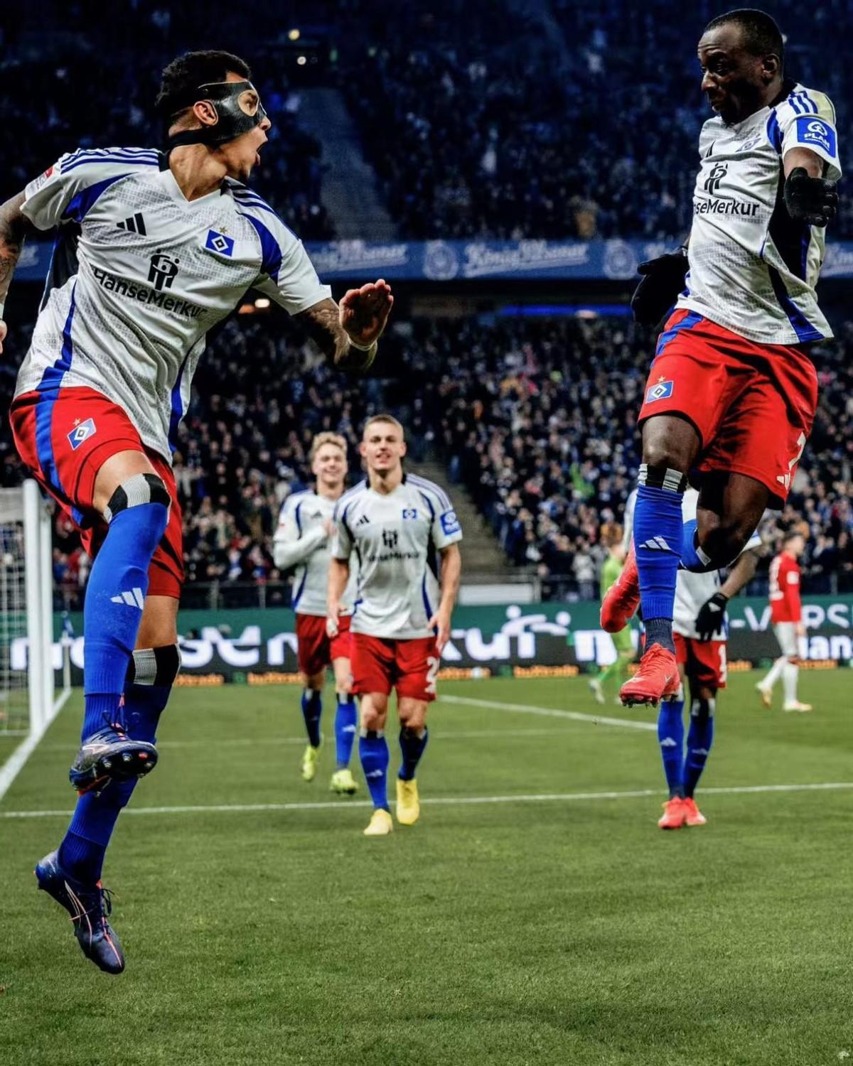 IM体育下载-包含汉堡队调整阵容，势必在客场击败沙尔克的词条