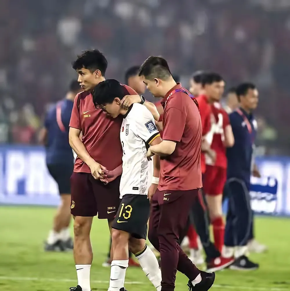 IM体育官网入口-包含队员表现出色，令对手望尘莫及的词条