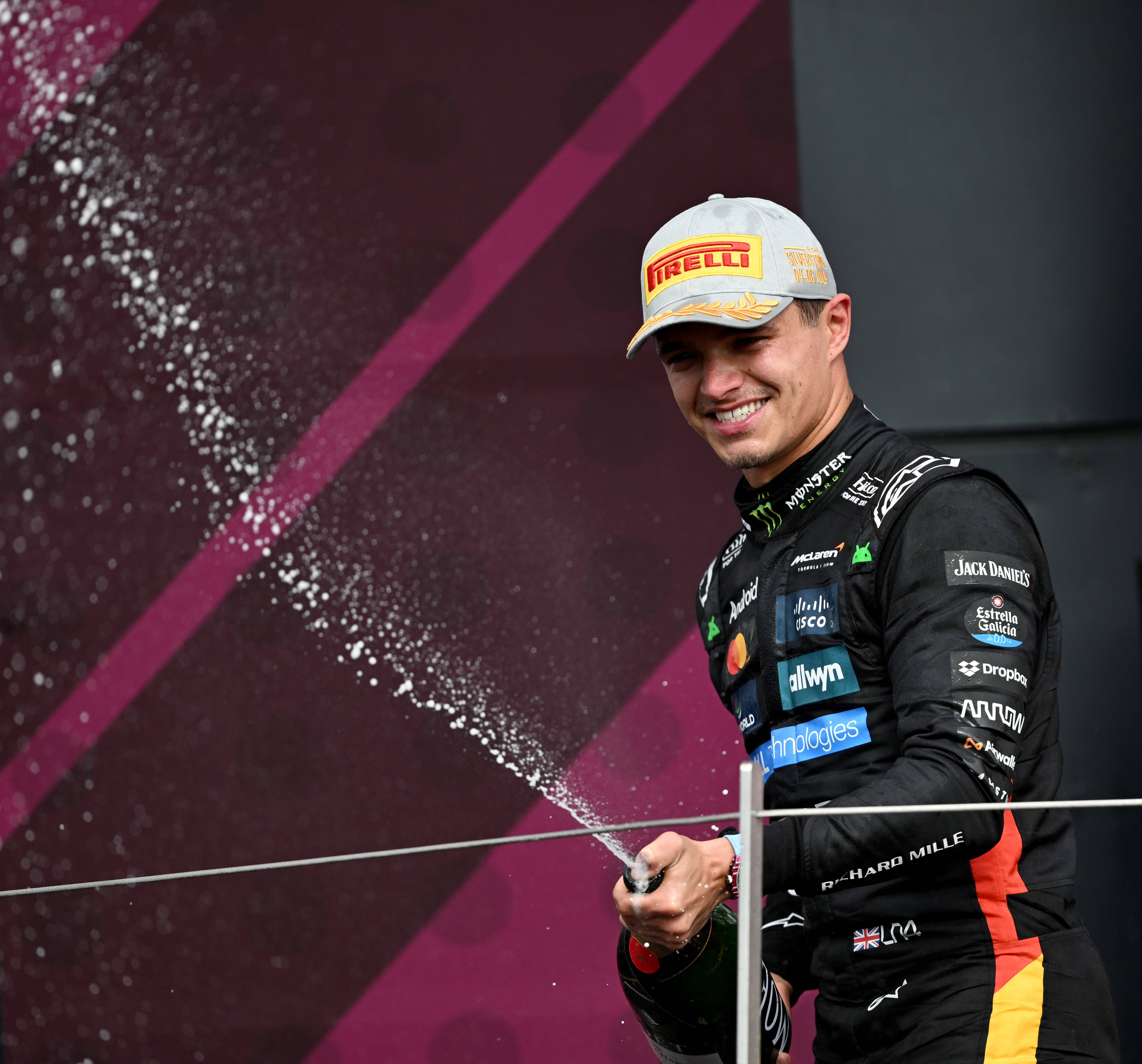 IM体育app-关于索伯车队翻盘雷诺车队，皮亚斯特里扛起全队的信息