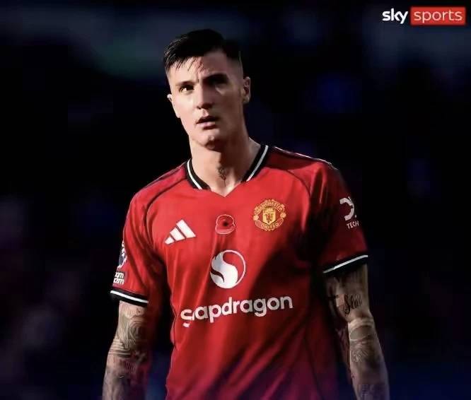 IM体育平台-莱比锡红牛完胜曼联，阿尔瓦雷斯关键制胜的简单介绍