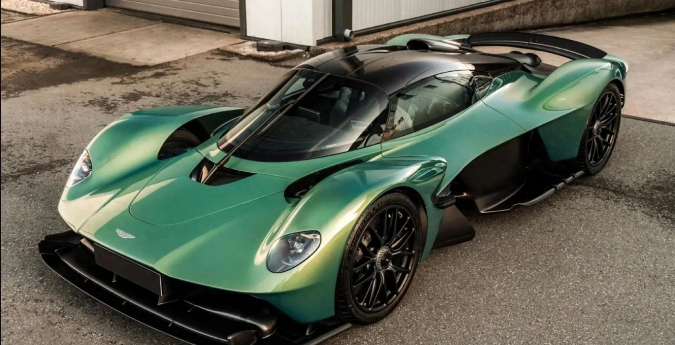 IM体育在线注册-阿斯顿马丁险胜雷诺车队，拉塞尔关键制胜的简单介绍