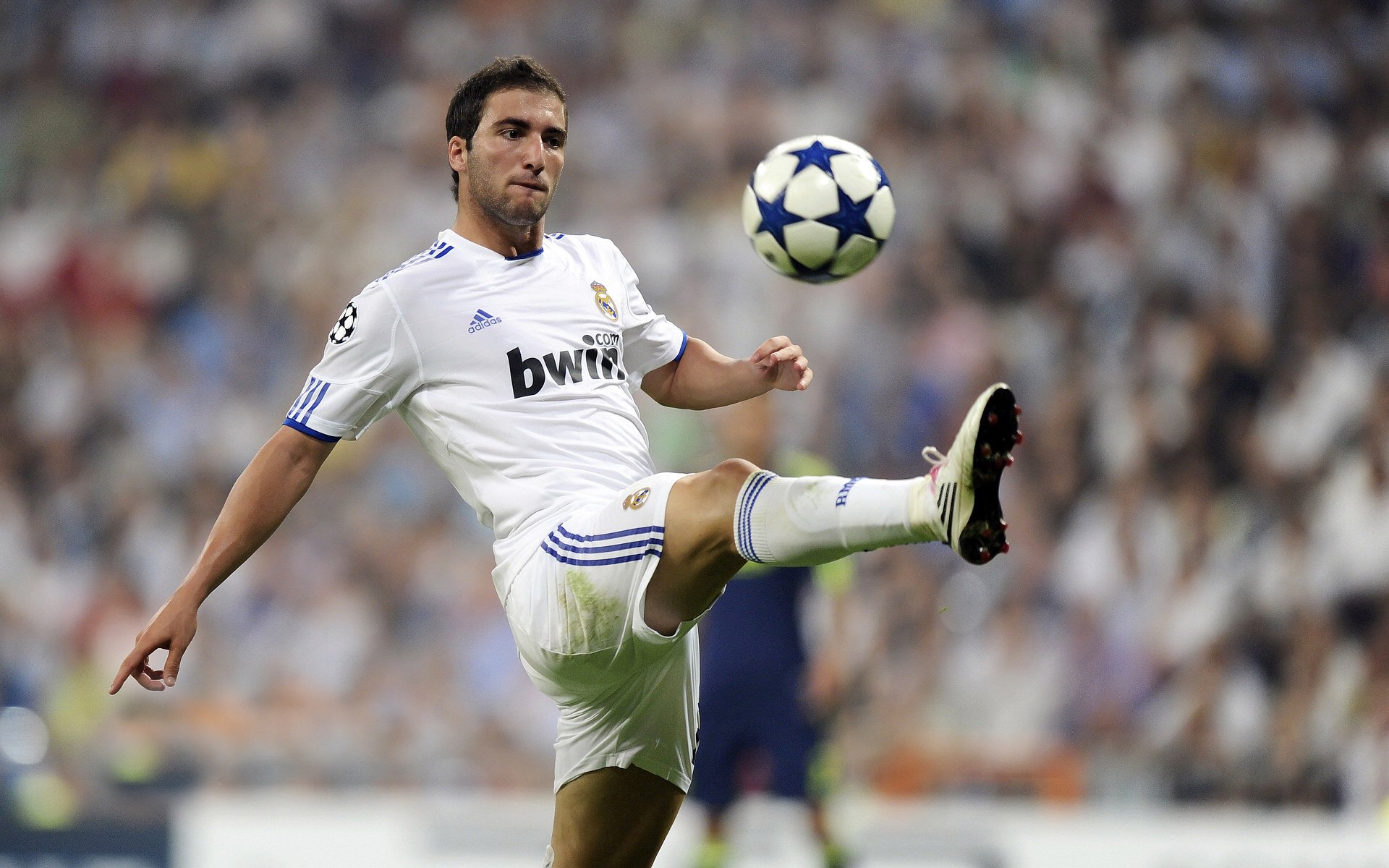 IM体育官网-跨界主宰，当76人单节风暴席卷雷霆，莫兰特在欧冠半决赛接管战场