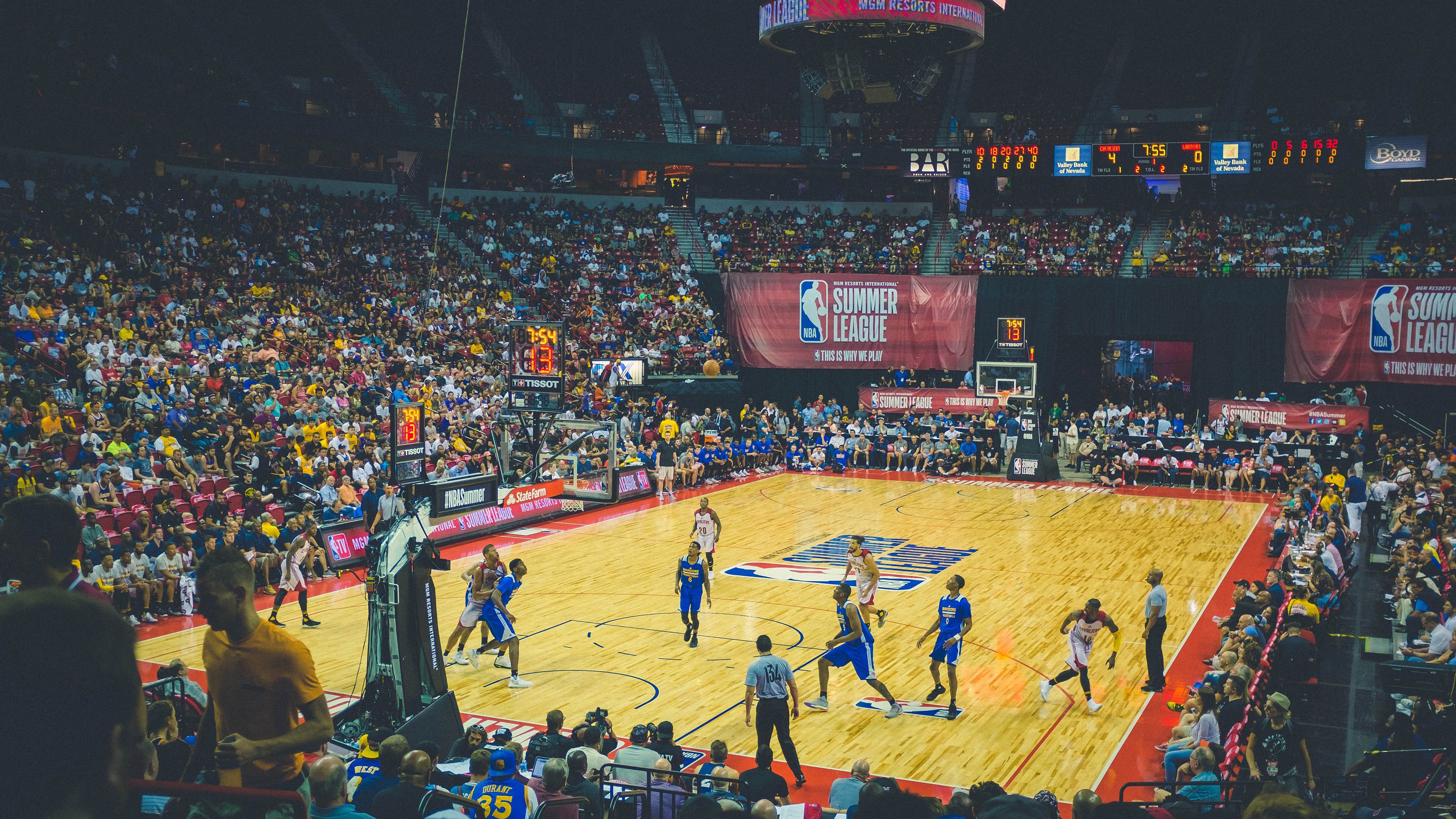 IM体育赛事直播入口-范弗利特末节封神，勇士铁血逆转，雄鹿饮恨终场